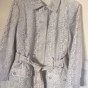 Chico’s Belted Snake Skin Lightweight Jacket Sz 2